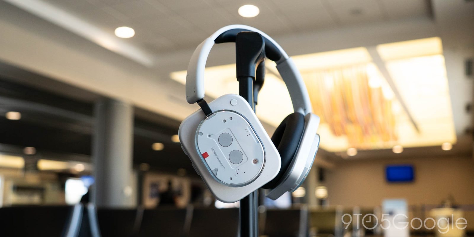 Tai nghe Nothing Headphone (1) với thiết kế độc đáo