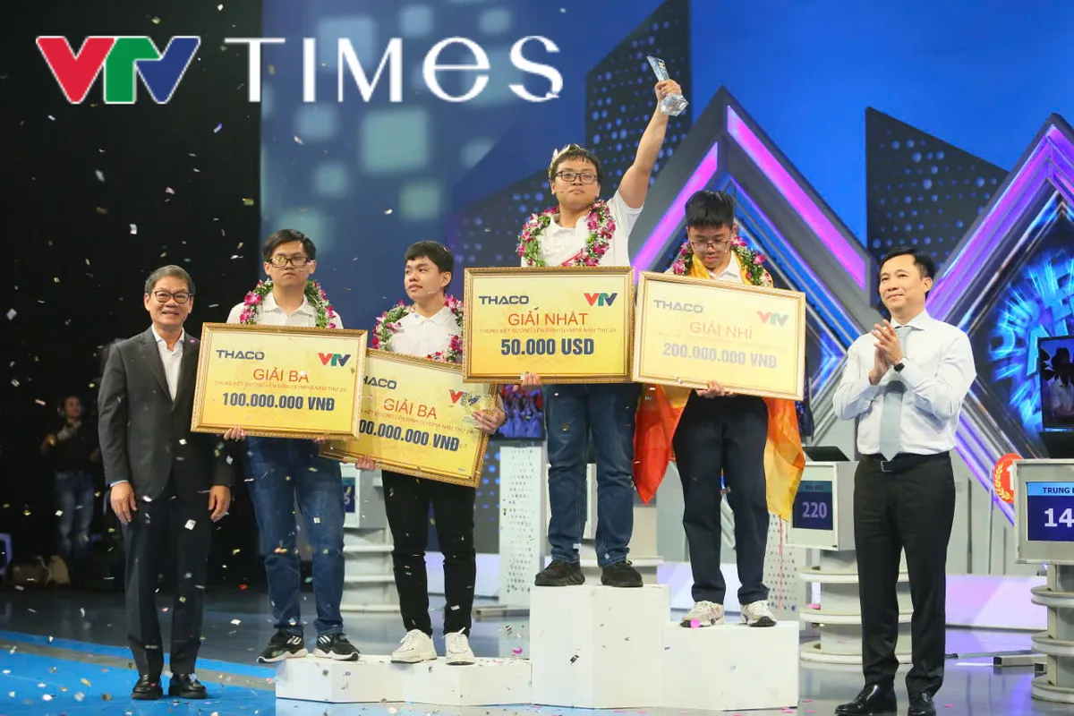 Võ Quang Phú Đức trong khoảnh khắc đăng quang Quán quân Đường lên đỉnh Olympia năm thứ 24.