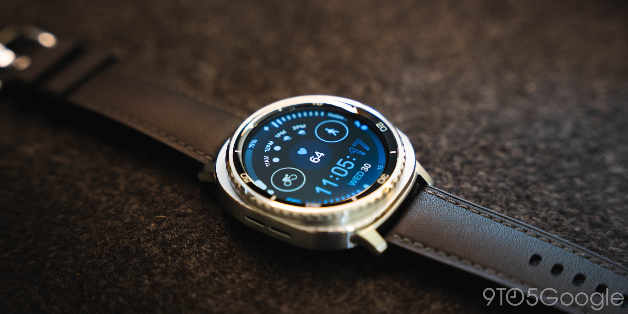 Thiết kế mặt bên của Galaxy Watch 8 Classic với vòng bezel và các nút bấm.