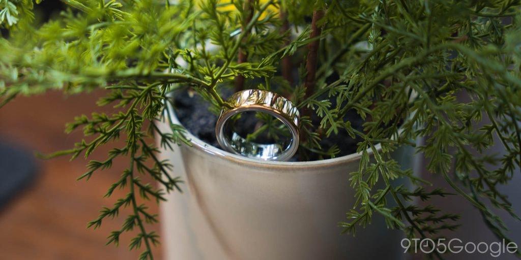 Hộp sạc và nhẫn thông minh Oura Ring 4.