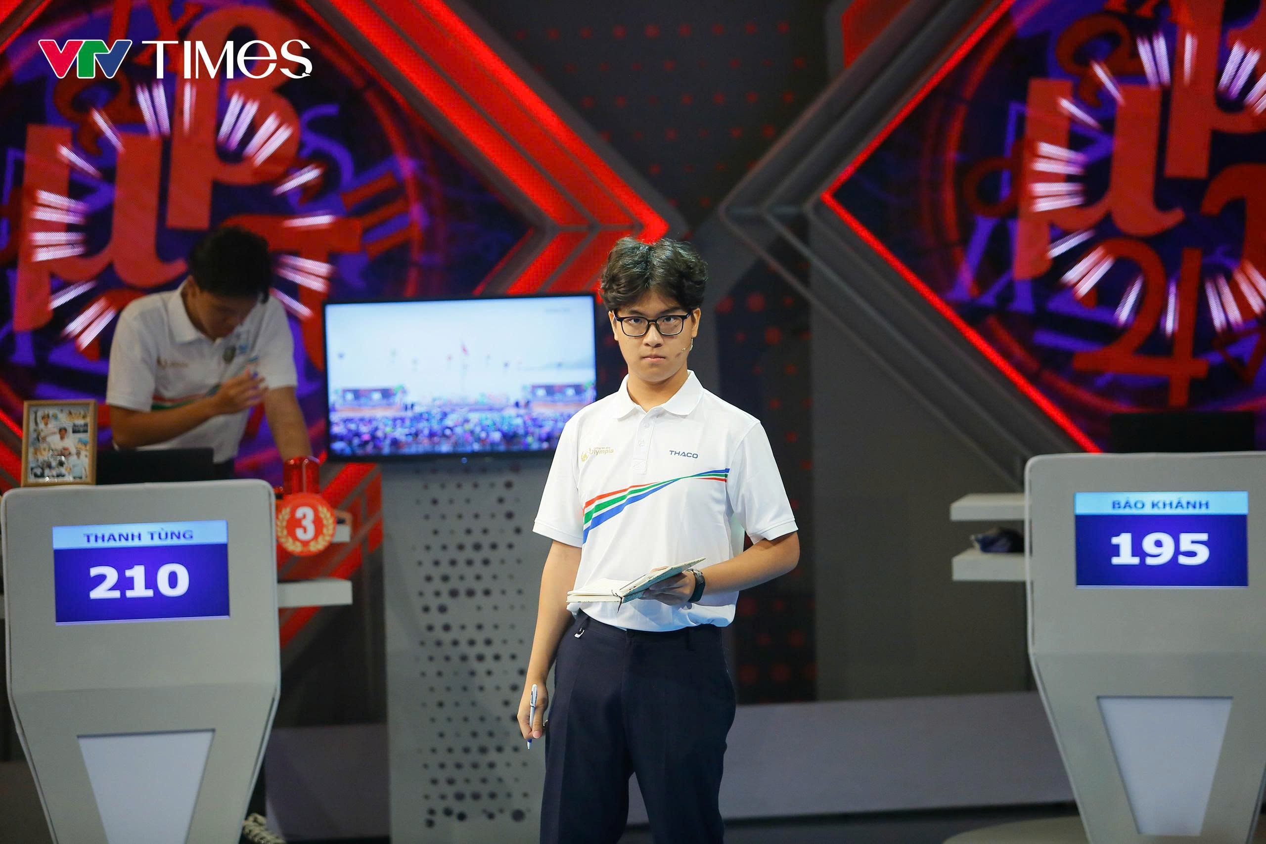 Các thí sinh trong vòng thi Vượt chướng ngại vật.