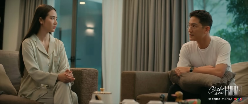 Tương tác giữa Huyền Lizzie và Chí Nhân tạo nên không khí căng thẳng cho bộ phim.