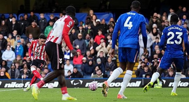 Các hậu vệ Chelsea gây thất vọng ở trận thua Sunderland.