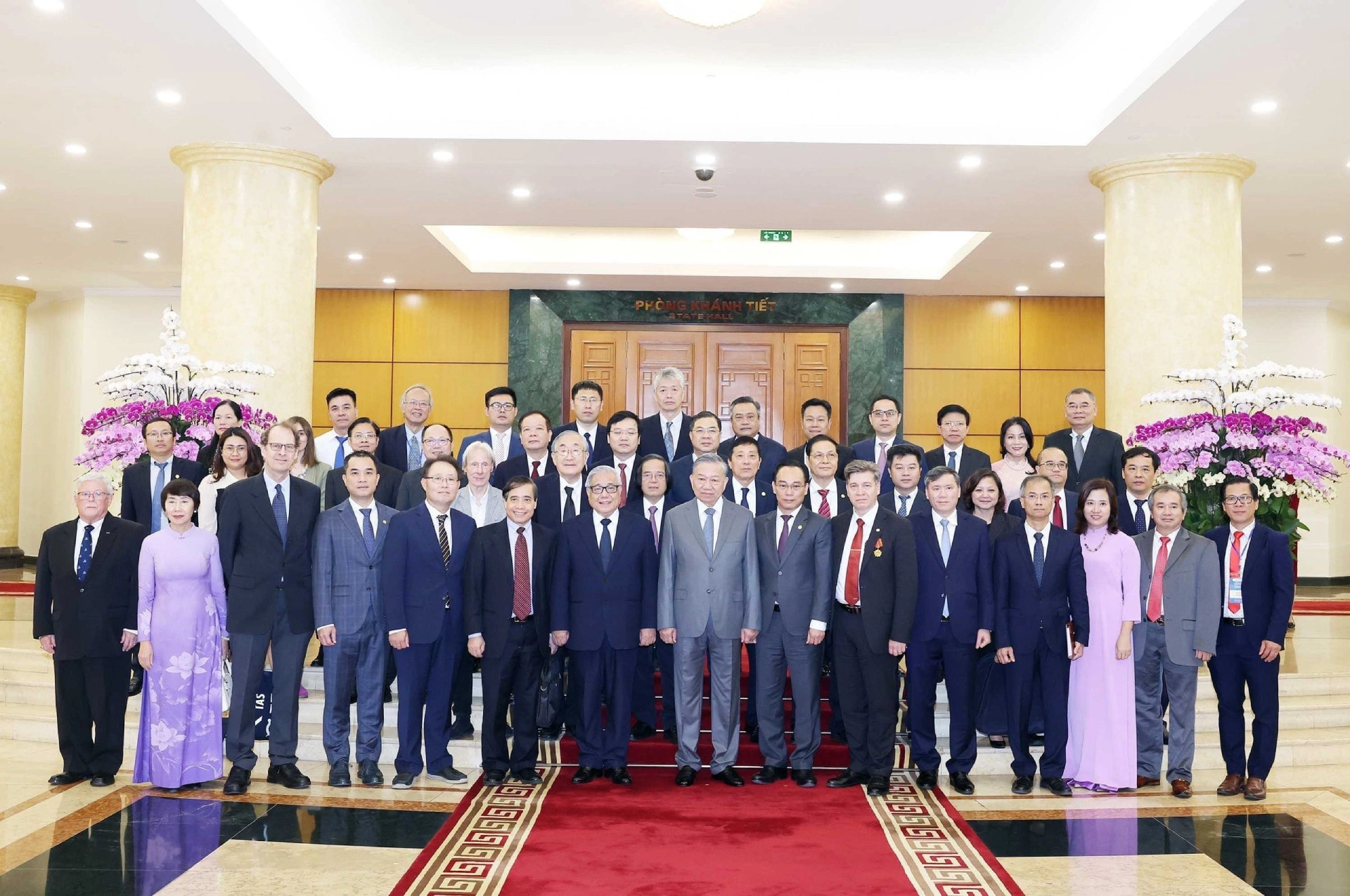 vnapotaltongbithutiepdaibieuduhoithaoquoctevietnamhoclanthu78364216 1761463424104591031165.jpg