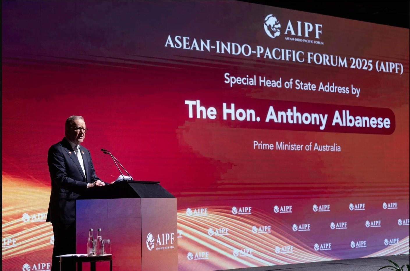 Anh Australia 2 - ABC News