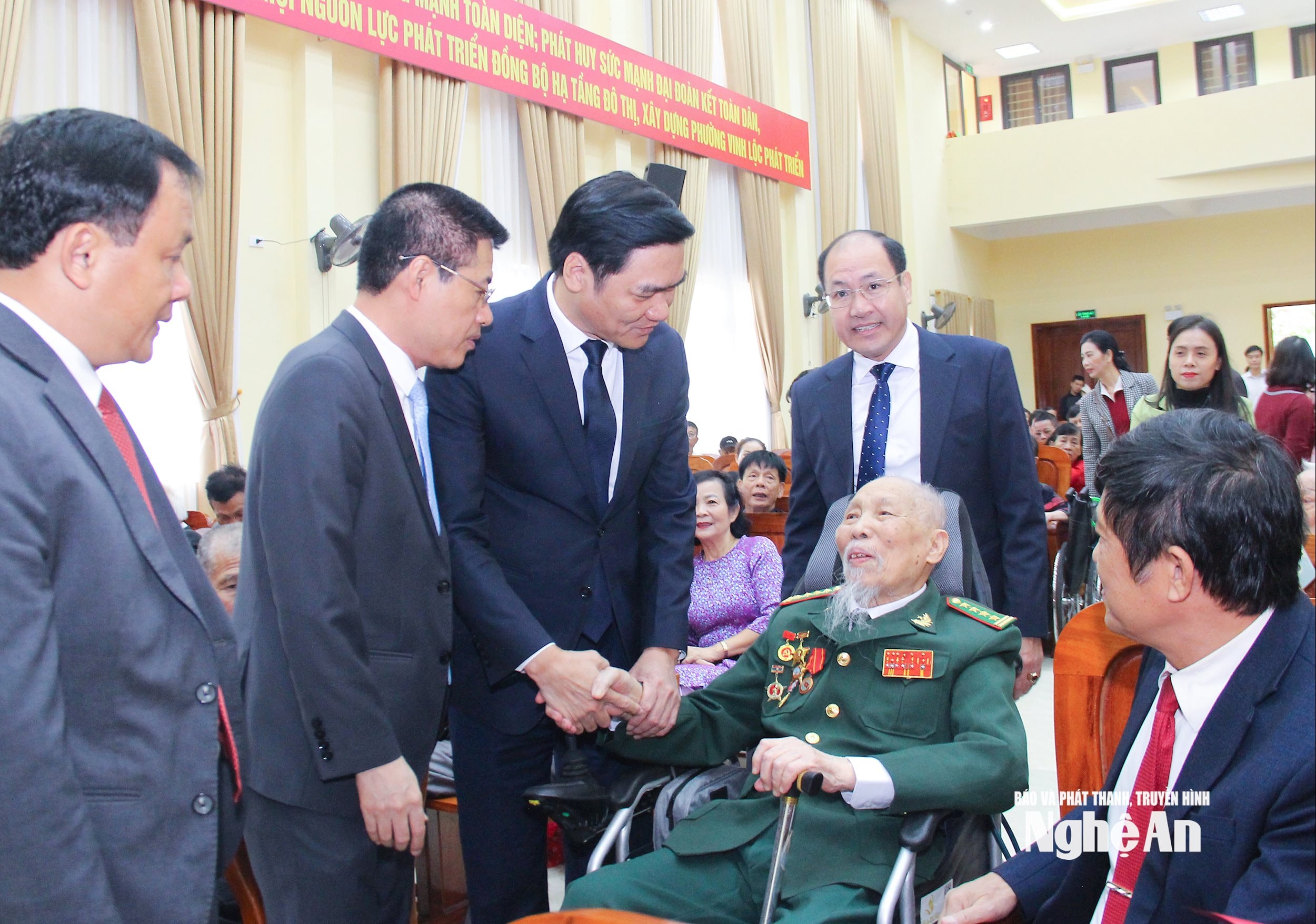  Đồng chí Hoàng 
