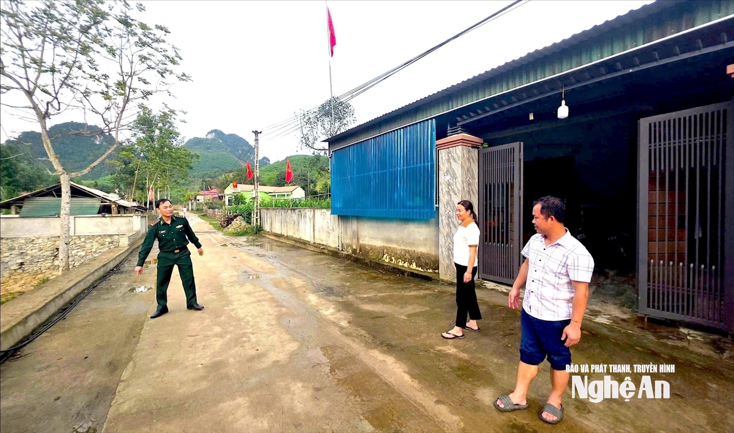 Con đường trung tâm của bản Bắc Sơn được mở rộng từ 3m lên 6m.