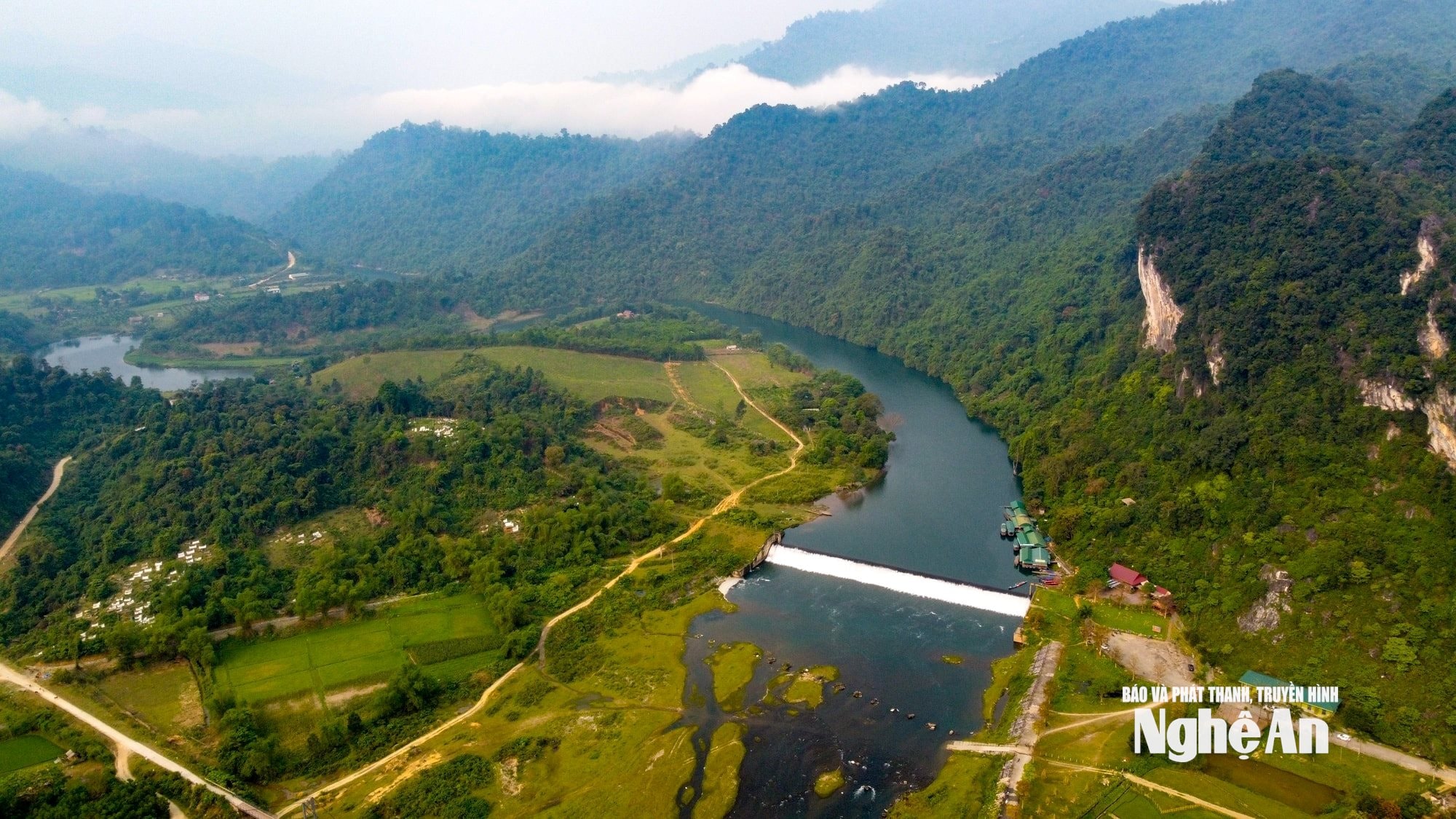 Một góc quang cảnh xã Môn Sơn nhìn từ trên cao. Ảnh tư liệu Thành Cường