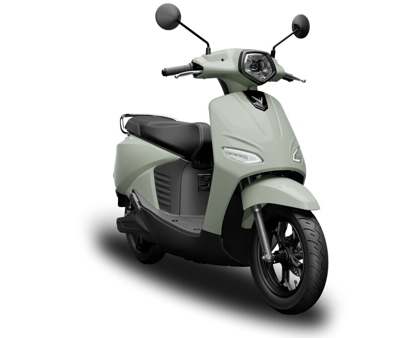 Xe máy điện VinFast Vero X mới trình làng đã được giảm 4 triệu đồng, đi tới 262 km/lần sạc!