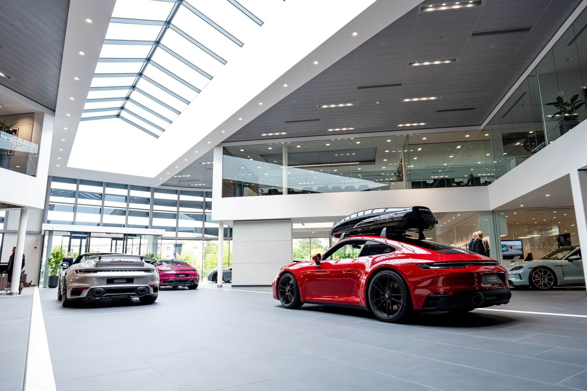 xe the thao,  sieu xe,  duc,  porsche,  Stuttgart,  bao cao tai chinh,  ket qua kinh doanh,  xe dien,  ev,  hybrid,  phev,  loi nhuan anh 2