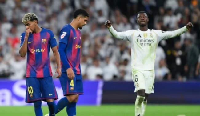 Barcelona thua Real ở Siêu kinh điển.