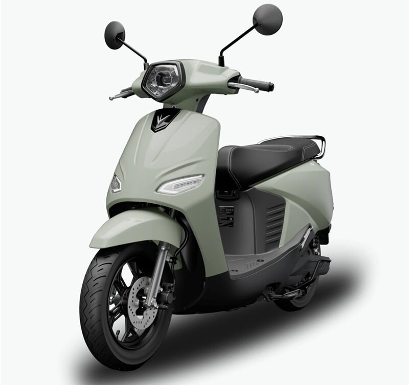 Xe máy điện VinFast Vero X mới trình làng đã được giảm 4 triệu đồng, đi tới 262 km/lần sạc!