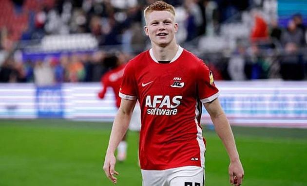 Kees Smith nằm trong tầm ngắm của Real Madrid và Chelsea.