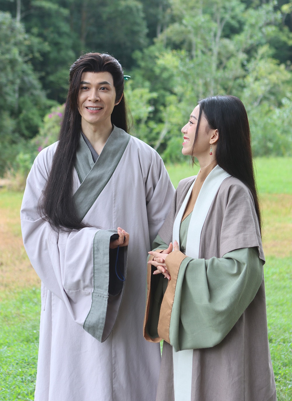 Anh Tú Atus và Hoàng Linh Chi trong phim Hoàng tử quỷ.