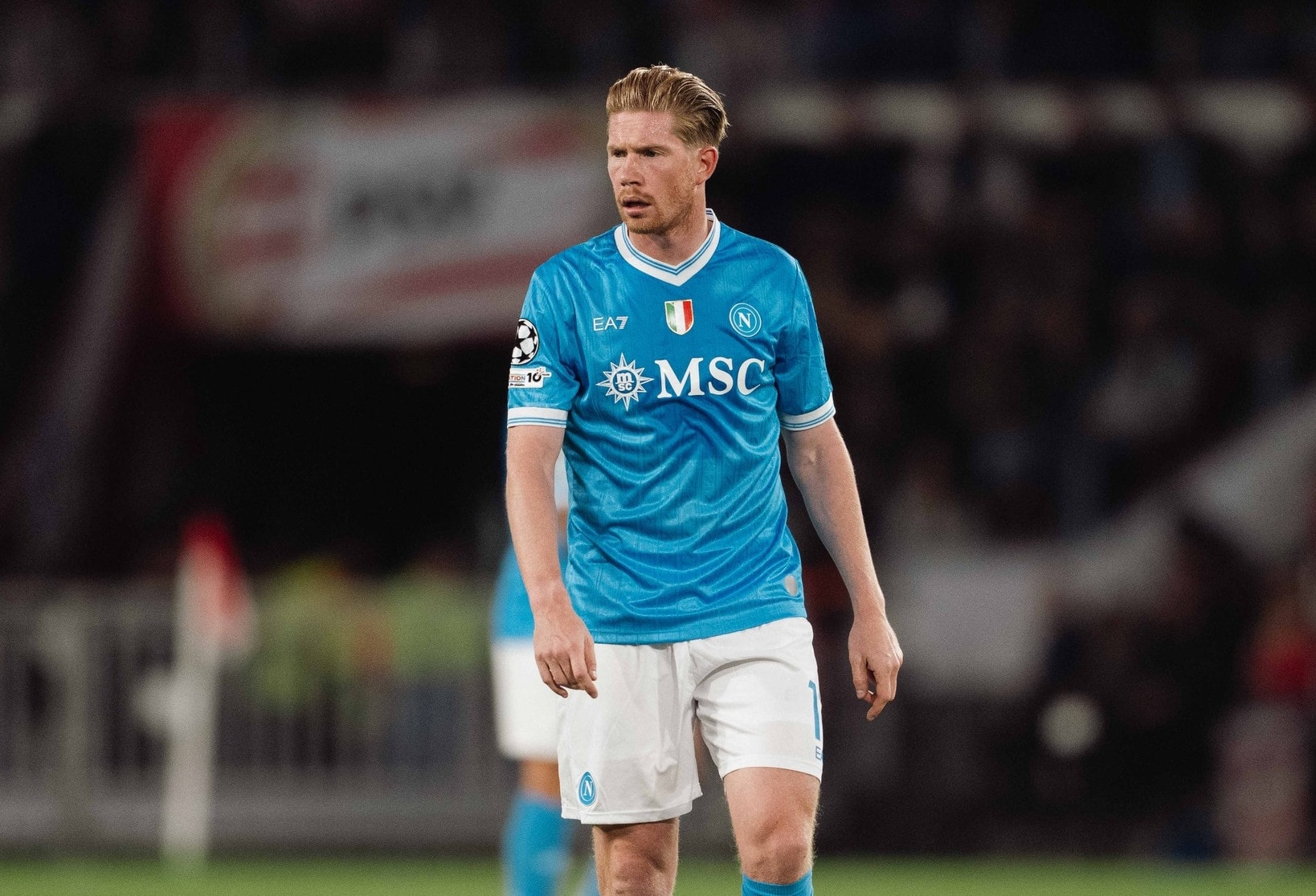 McTominay lập cú đúp, De Bruyne bất lực nhìn Napoli thảm bại