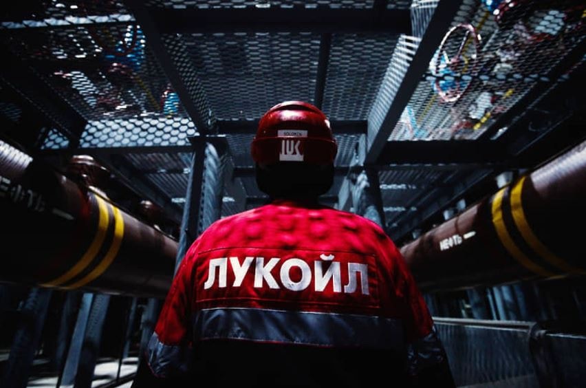 lukoil bán tài sản nước ngoài