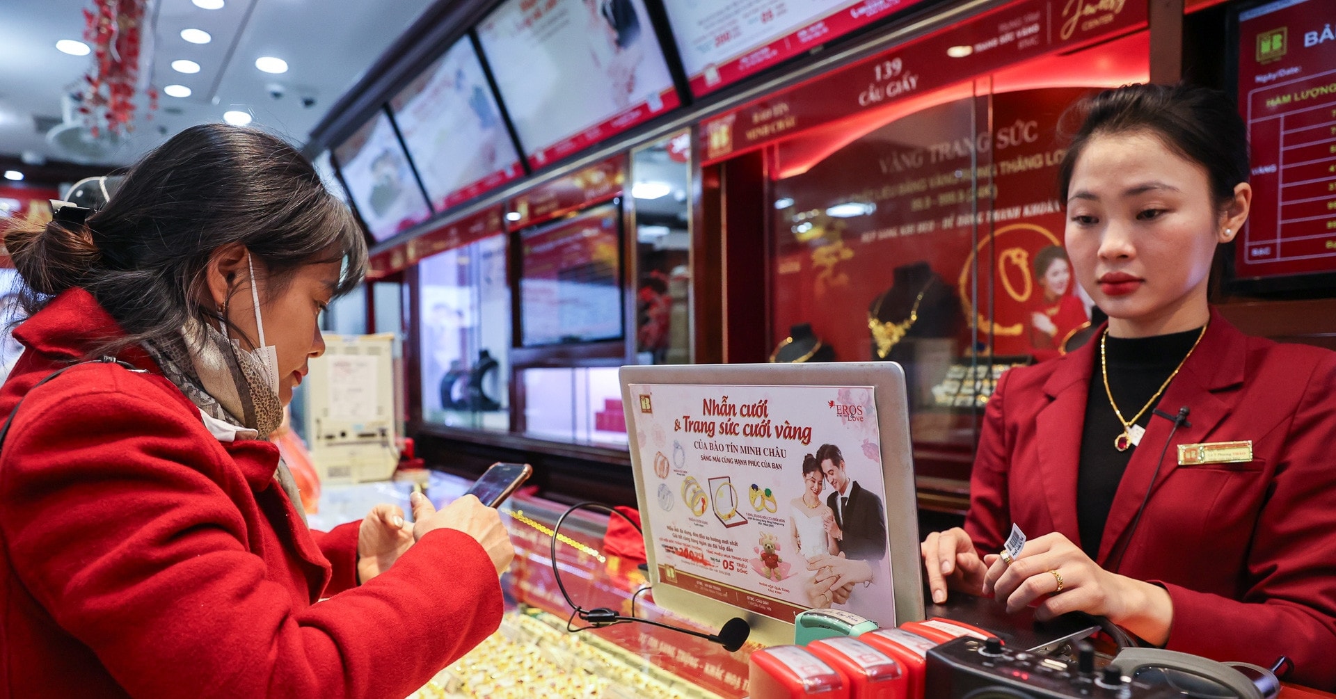 Giá vàng chiều nay 29/10: Bảng giá vàng SJC DOJI PNJ ACB, vàng nhẫn, vàng thế giới