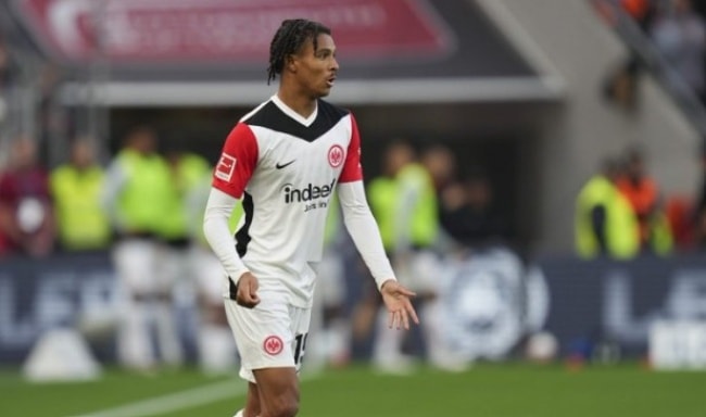 Jean-Matteo Bahoya lọt tầm ngắm Liverpool.