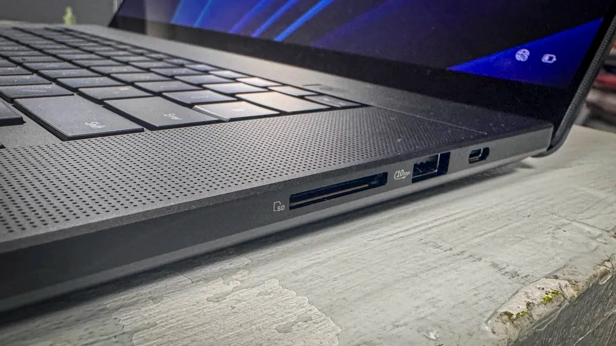 Màn hình OLED 4K sắc nét của Asus ProArt P16