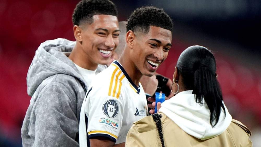 Jude Bellingham khuyên em trai ở Dortmund, không đến MU