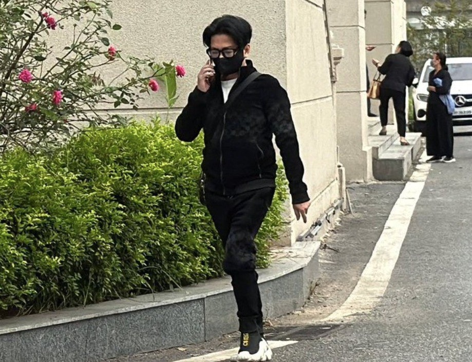 Vũ Hà tại TAND Hà Nội sáng 28/10.