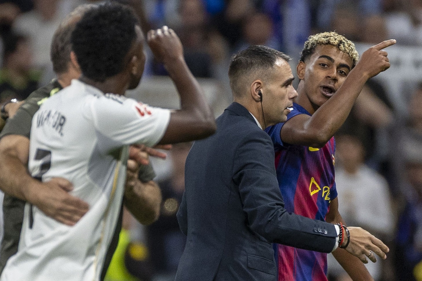 Barca lận đận: Hansi Flick căng thẳng và vấn đề Lamine Yamal