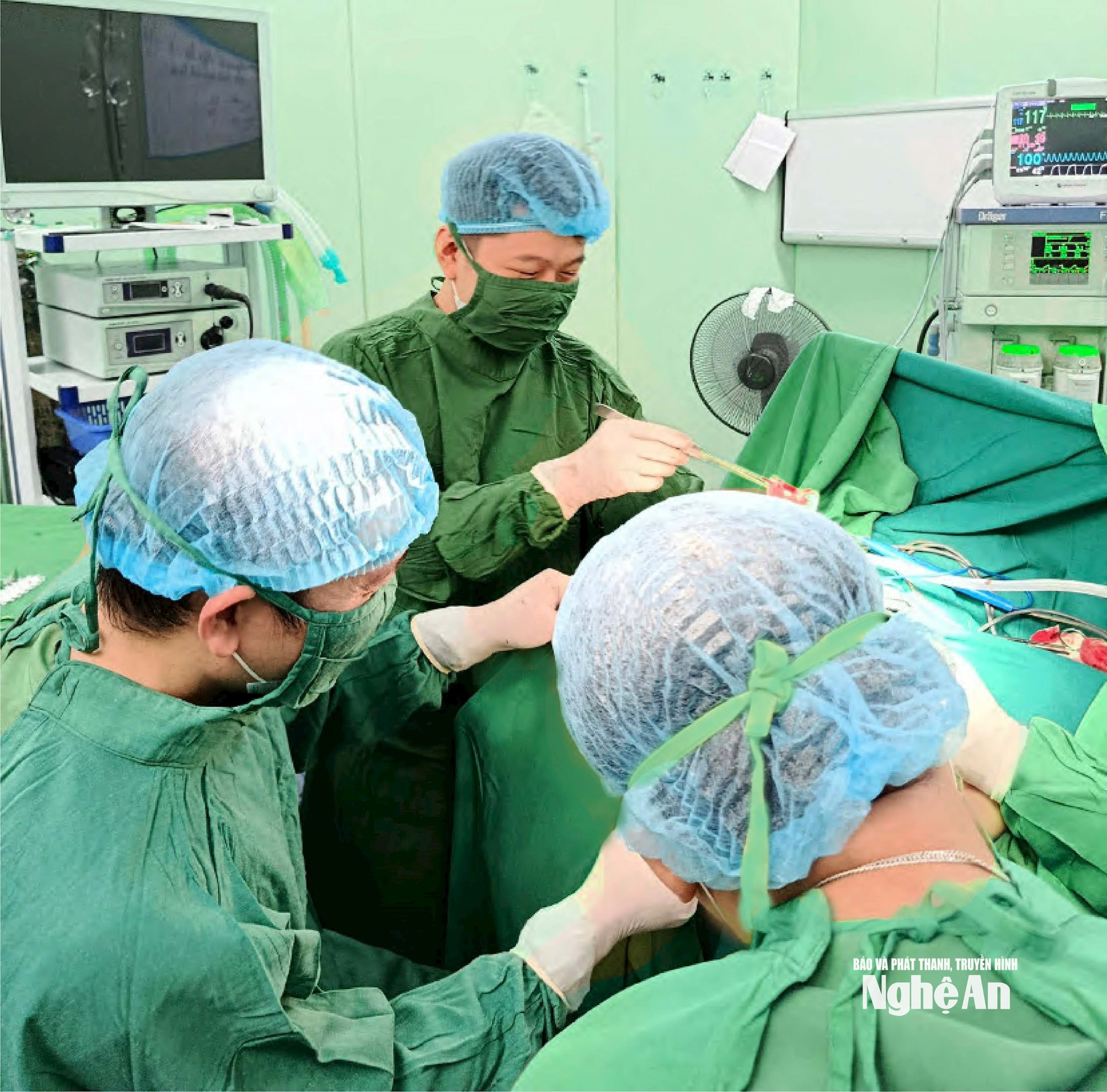  phẫu thuật thoát vị