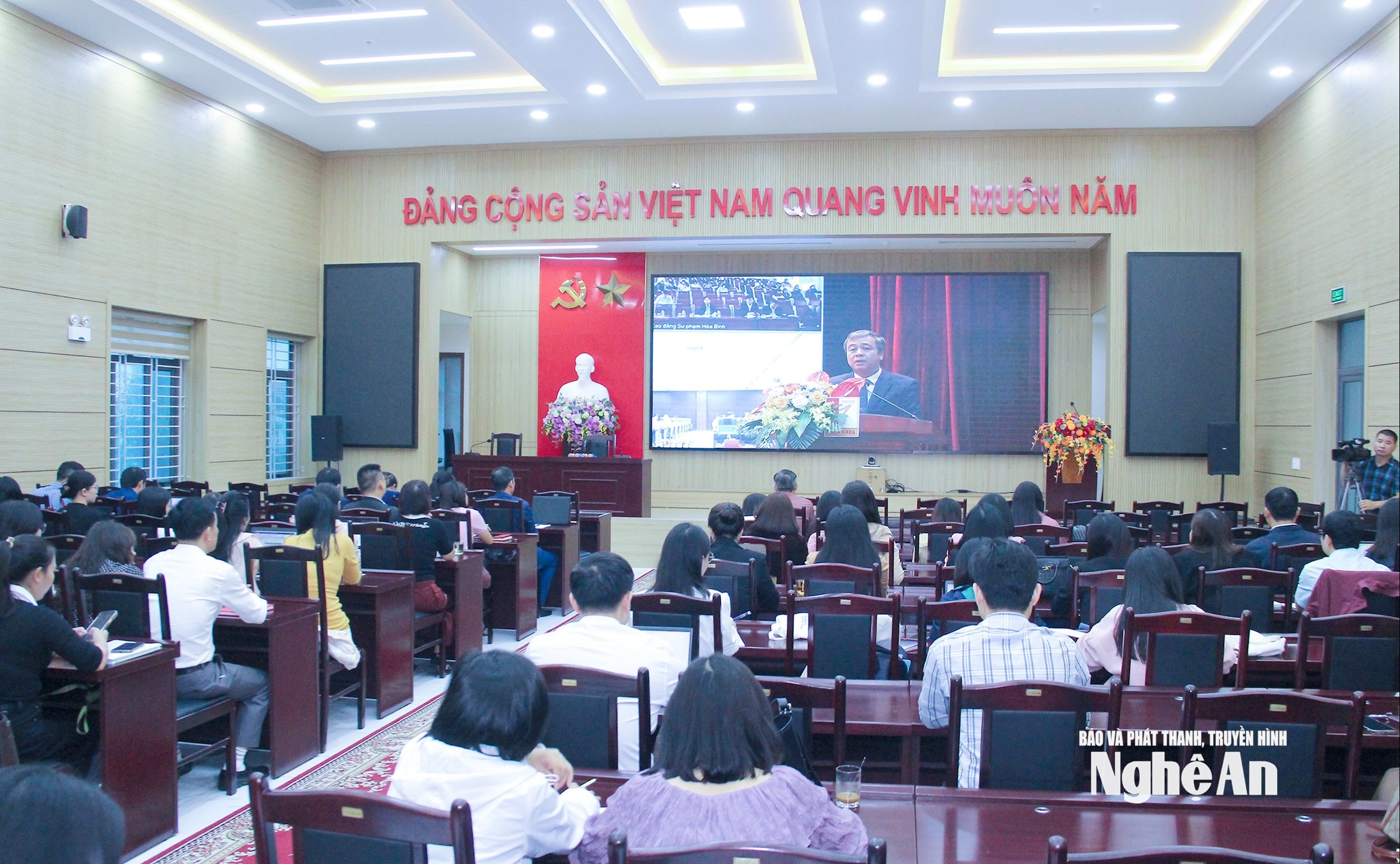  Quang cảnh khoá học tại điểm cầu tỉnh Nghệ An. Ảnh Mai Hoa