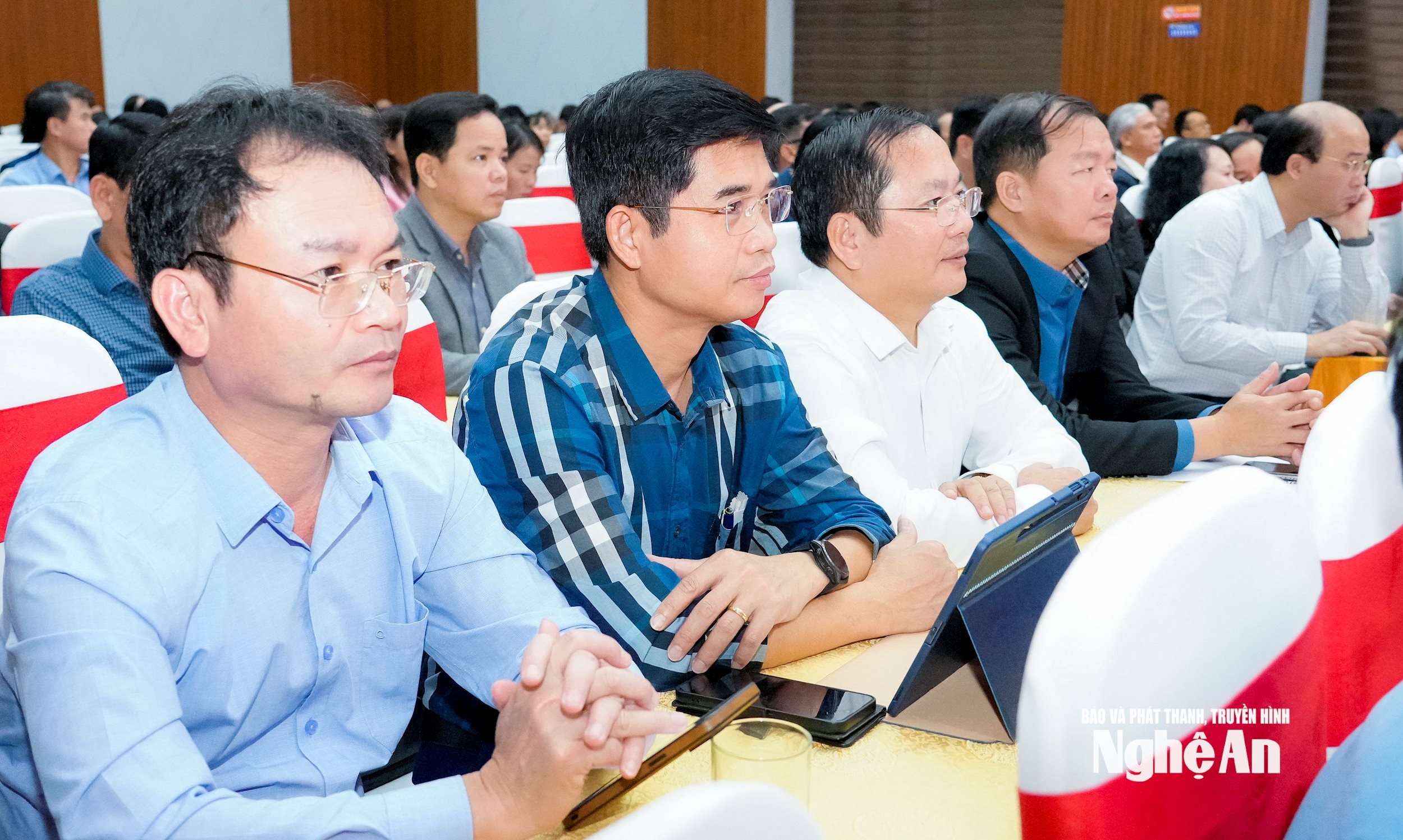 Các đại biểu tham dự hội ng. Ảnh: Phạm Bằng