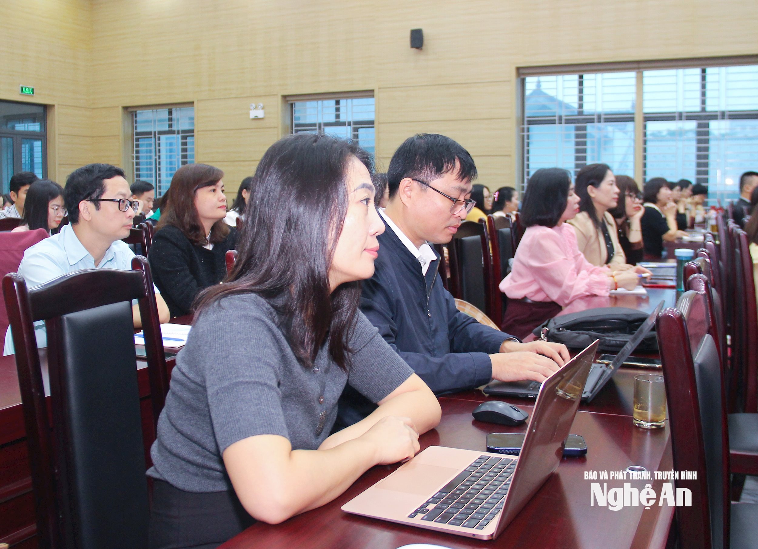 Các học viên tham gia khoá học tại điểm cầu tỉnh Nghệ An. Ảnh- Mai Hoa