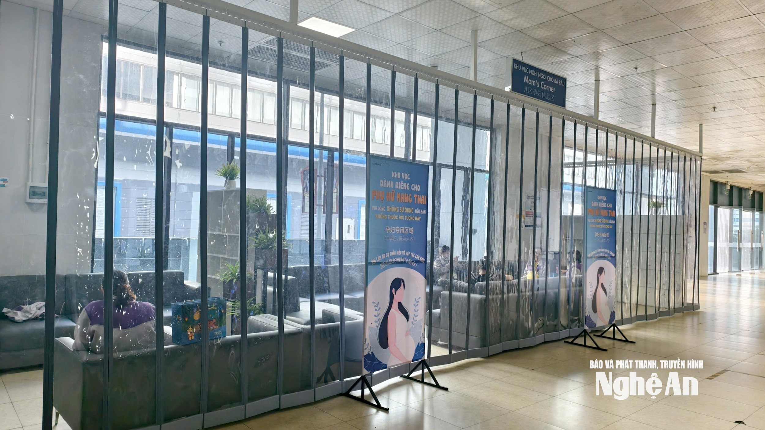 người lao động tại luxshare ICT Ảnh: Diệp Thanh00000