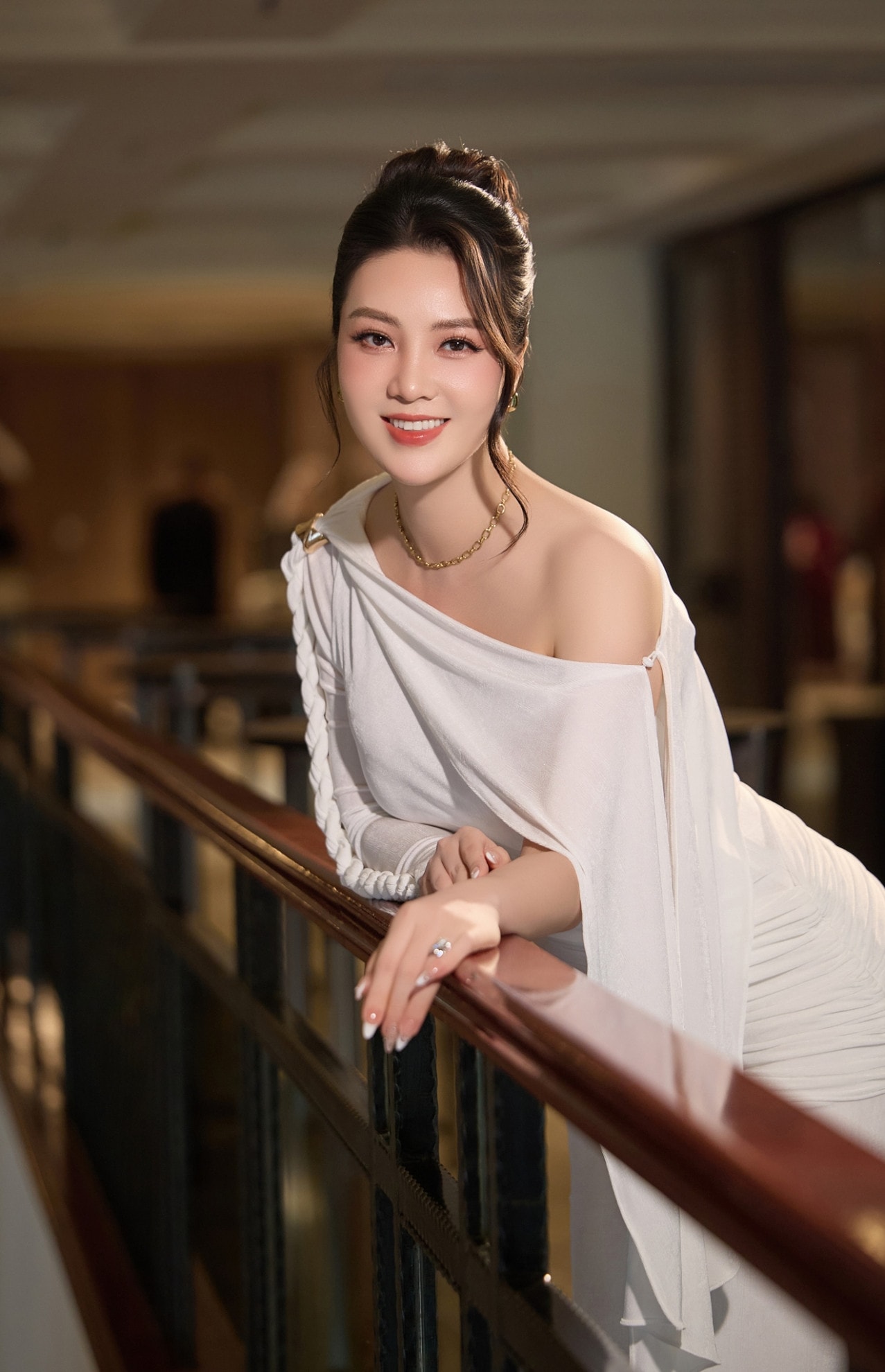 Thụy Vân được khen nhuận sắc, tươi tắn sau sinh con thứ 2.