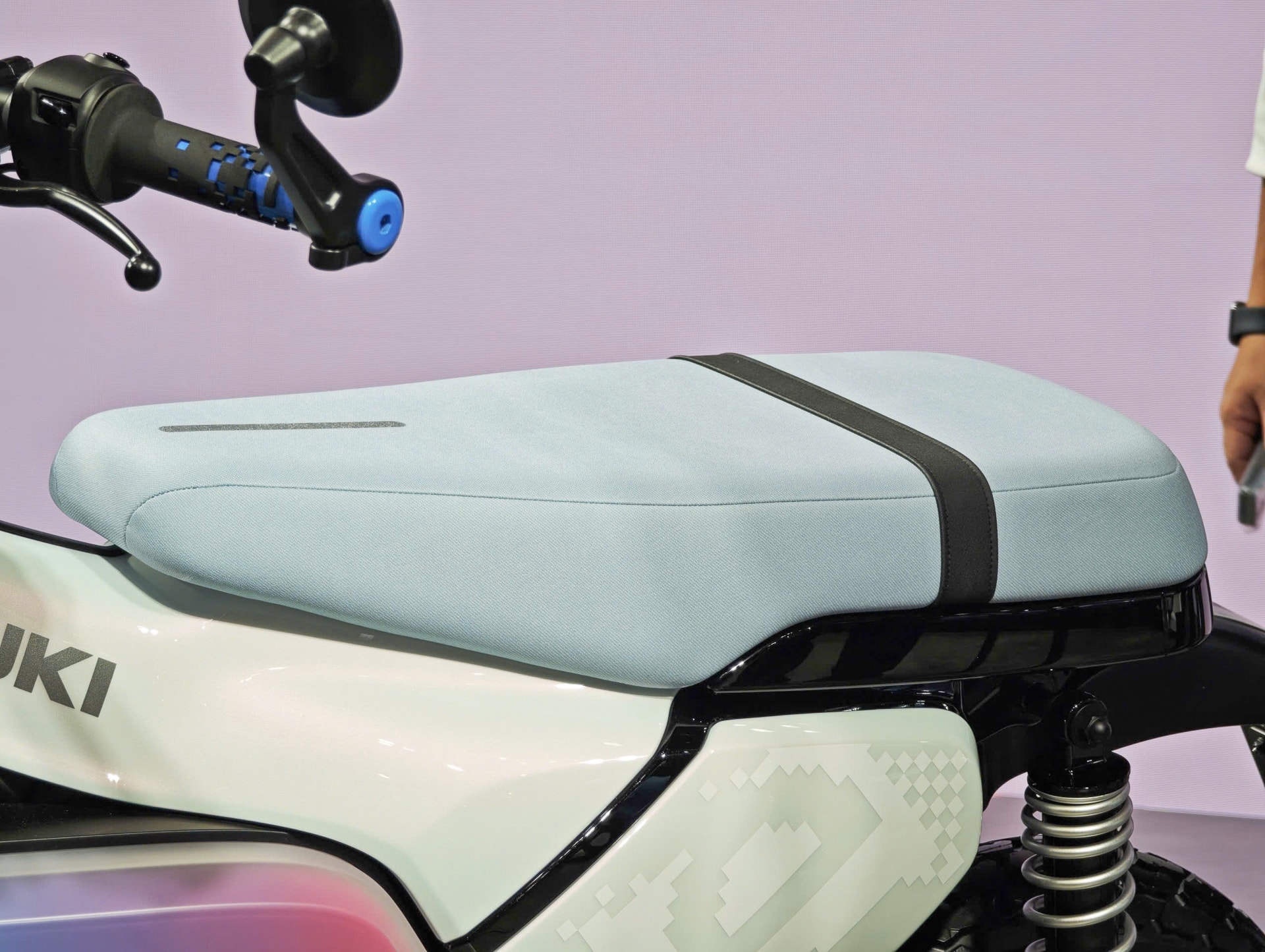 Suzuki e-VanVan anh 4