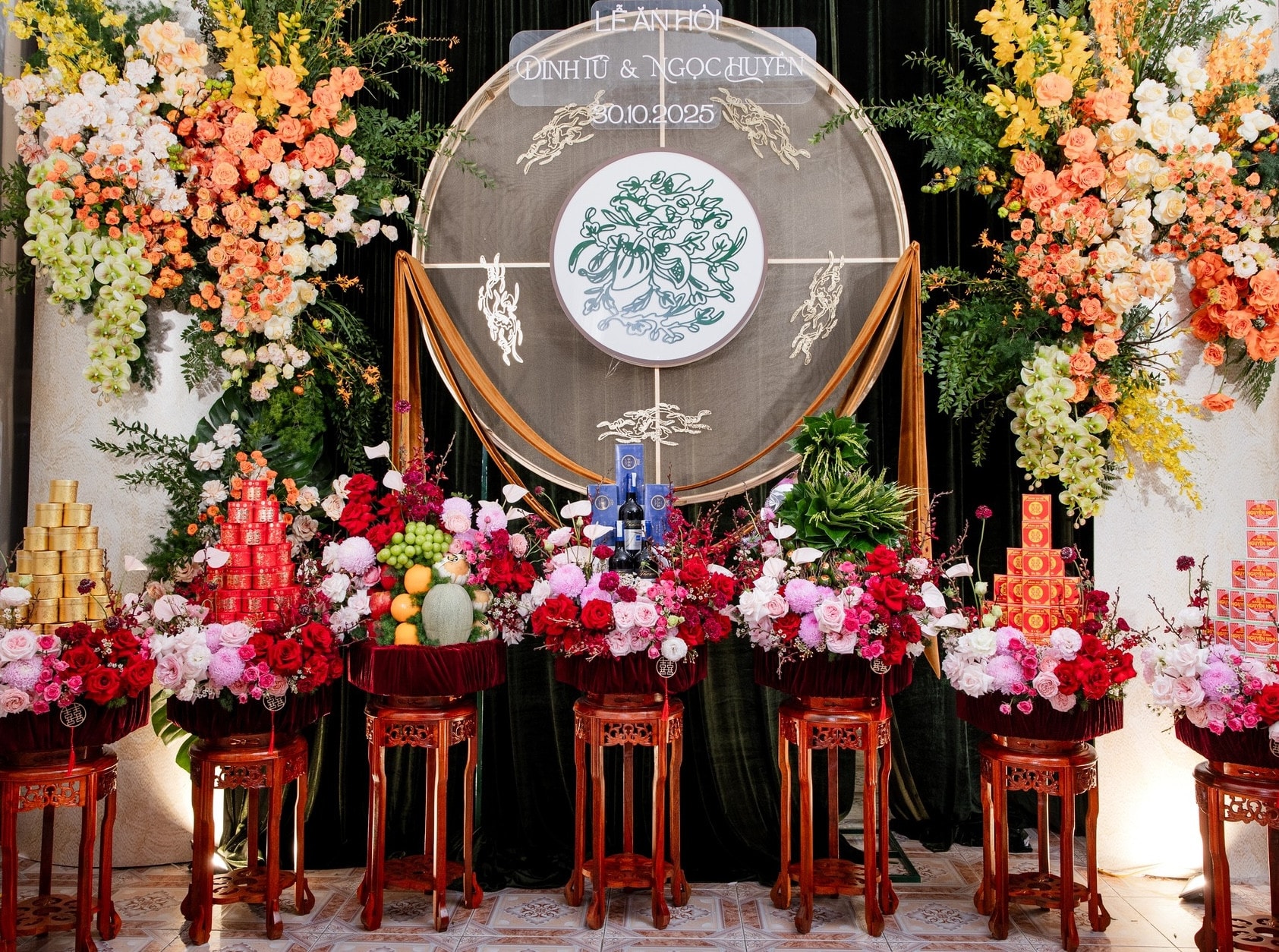 Hình ảnh trong lễ ăn hỏi của Đình Tú và Ngọc Huyền.