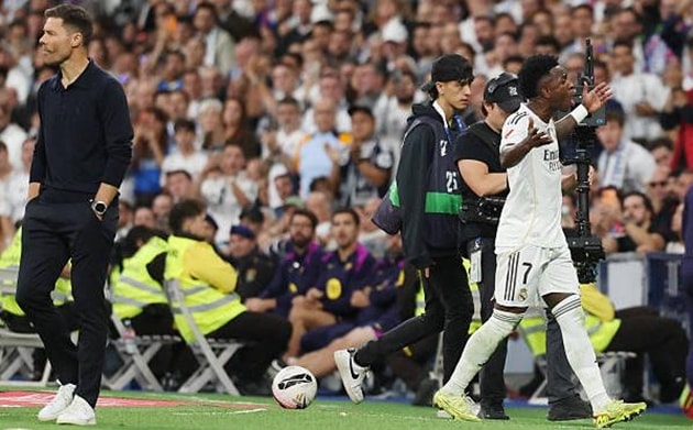 Xabi Alonso khiến Vinicius Junior tức giận sau El Clasico.