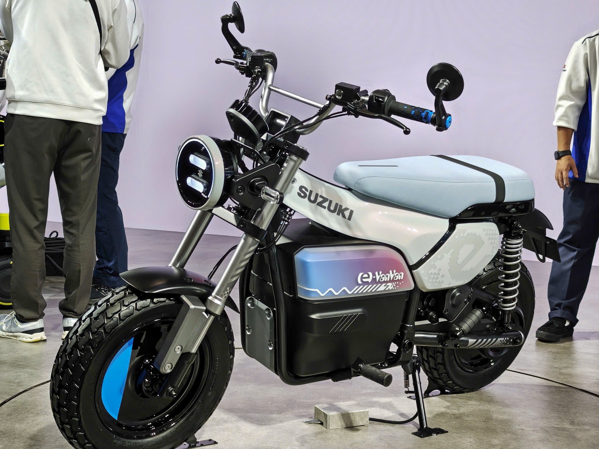 Suzuki e-VanVan anh 3