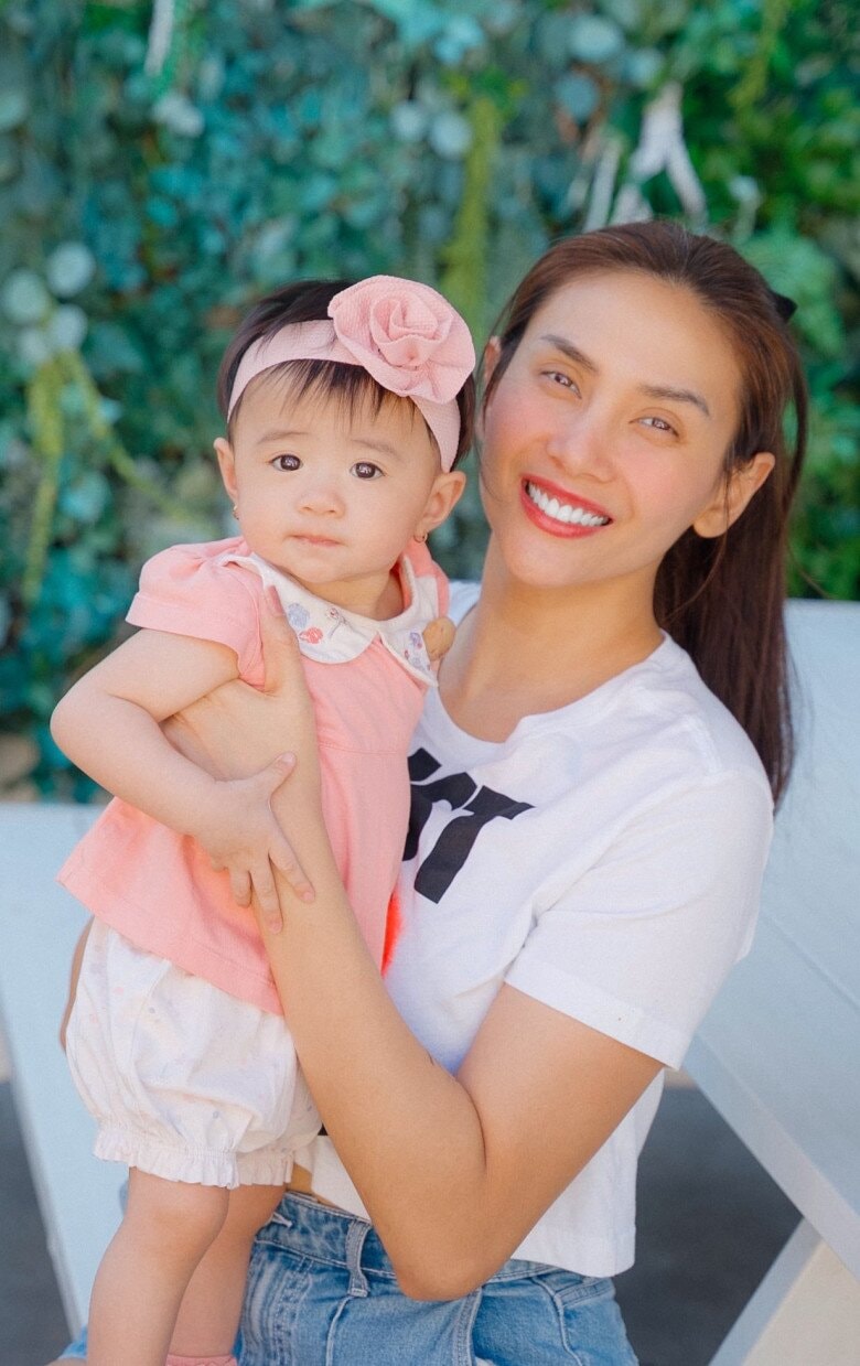 Nữ người mẫu muốn con đi học sớm, mong bé tiếp xúc với bạn bè, môi trường mới.
