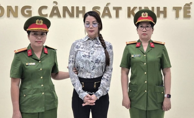 Bà Trương Ngọc Ánh tại cơ quan điều tra.