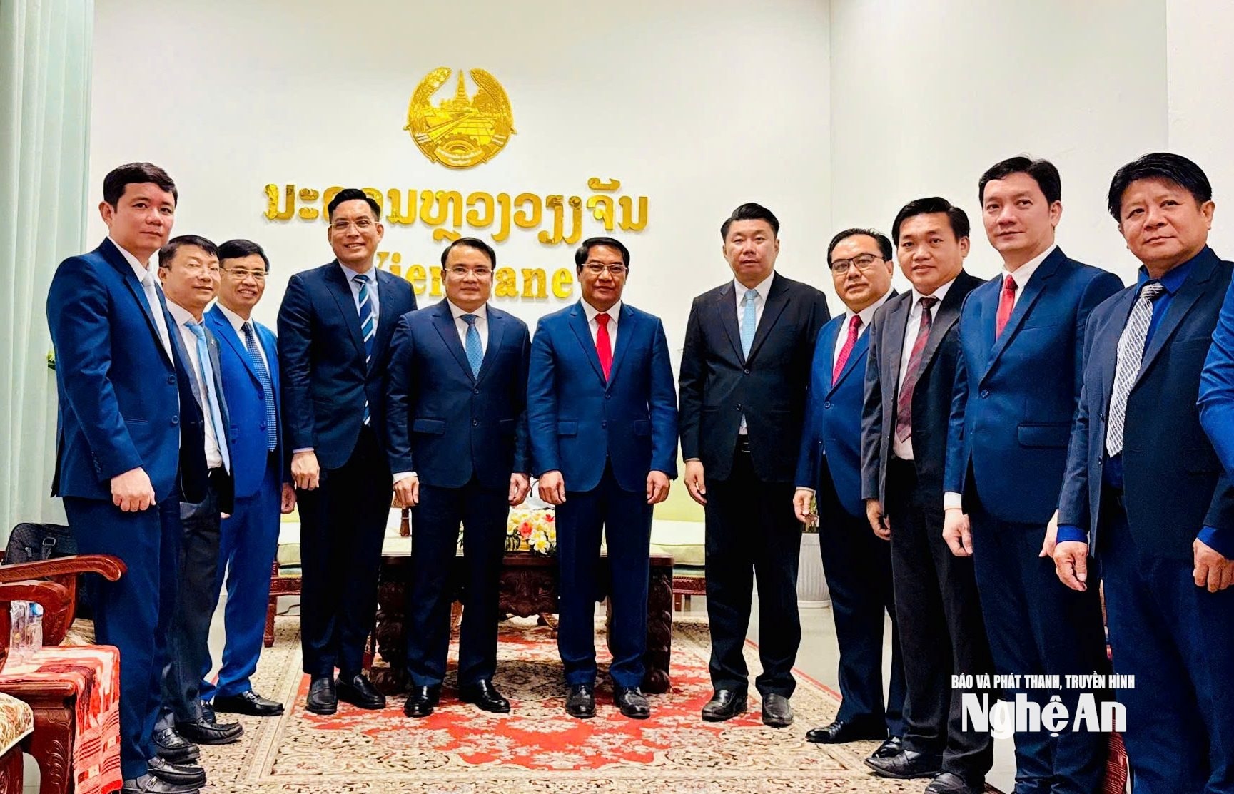 Ảnh 3. Chụp ảnh lưu niệm