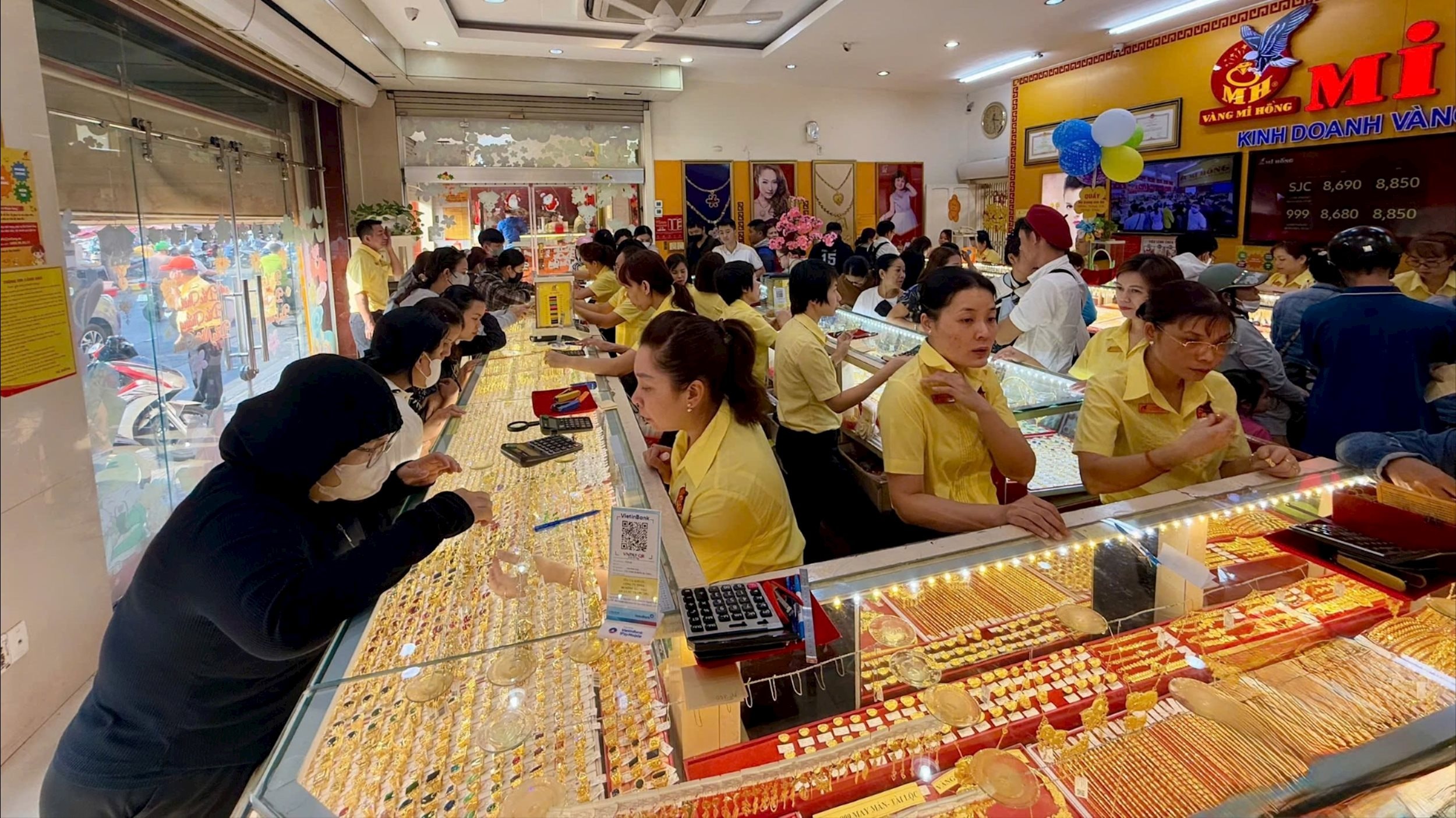 Giá vàng chiều nay 2/11: Bảng giá vàng SJC DOJI PNJ ACB, vàng nhẫn, vàng thế giới