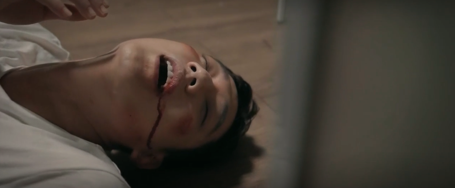 Mẹ của Đức lo sợ trước lời đe dọa kiện tụng của Nghiêm.