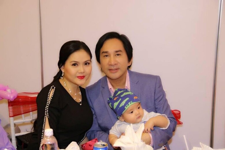 Kim Tử Long có cuộc hôn nhân viên mãn với bà xã kém 11 tuổi.