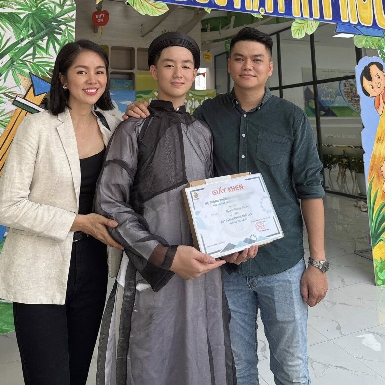 Lớn lên trong sự chăm sóc đầy đủ, Cà Pháo giờ đây cao lớn phổng phao, có thành tích học tập tốt.