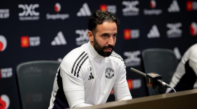 Amorim đã xử lý tốt với truyền thông sau trận hòa của MU.