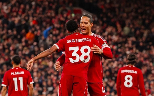 Van Dijk rất hài lòng về người đồng hương.