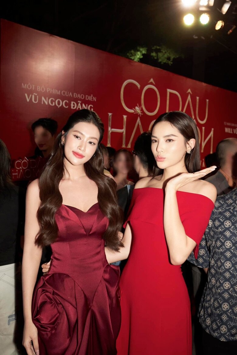 Cặp Hoa hậu Vbiz còn công khai xuất hiện chung trong các sự kiện