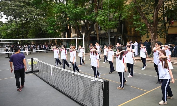 Pickleball gây bão ở NEU: Môn thể chất mới 'cháy slot' sau vài giờ mở lớp