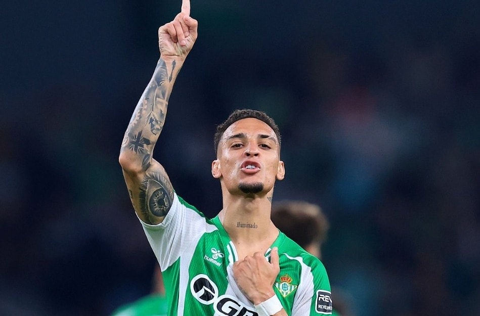 Antony rực sáng.