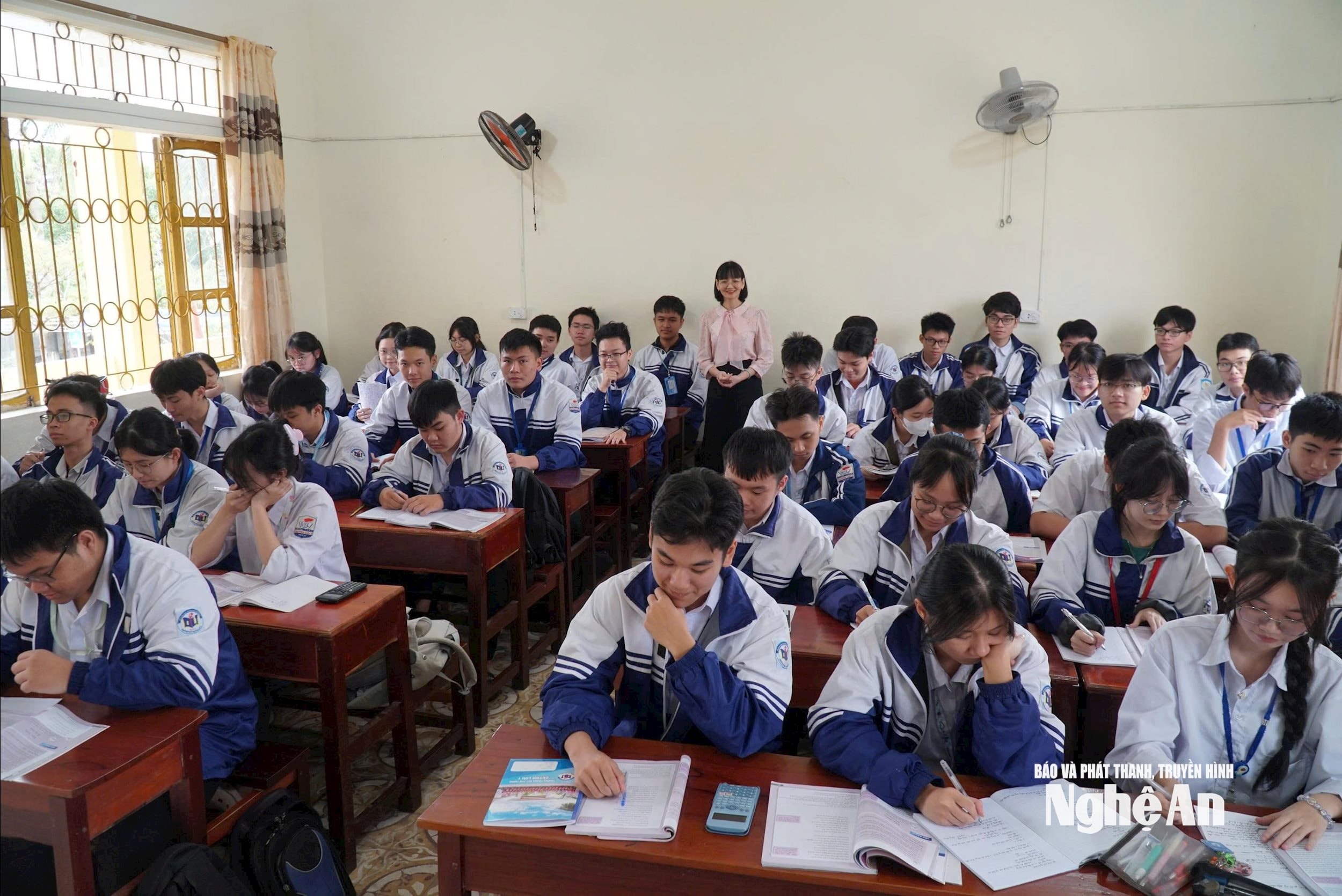 Giờ học của học sinh lớp 12A. Ảnh - Mỹ Hà