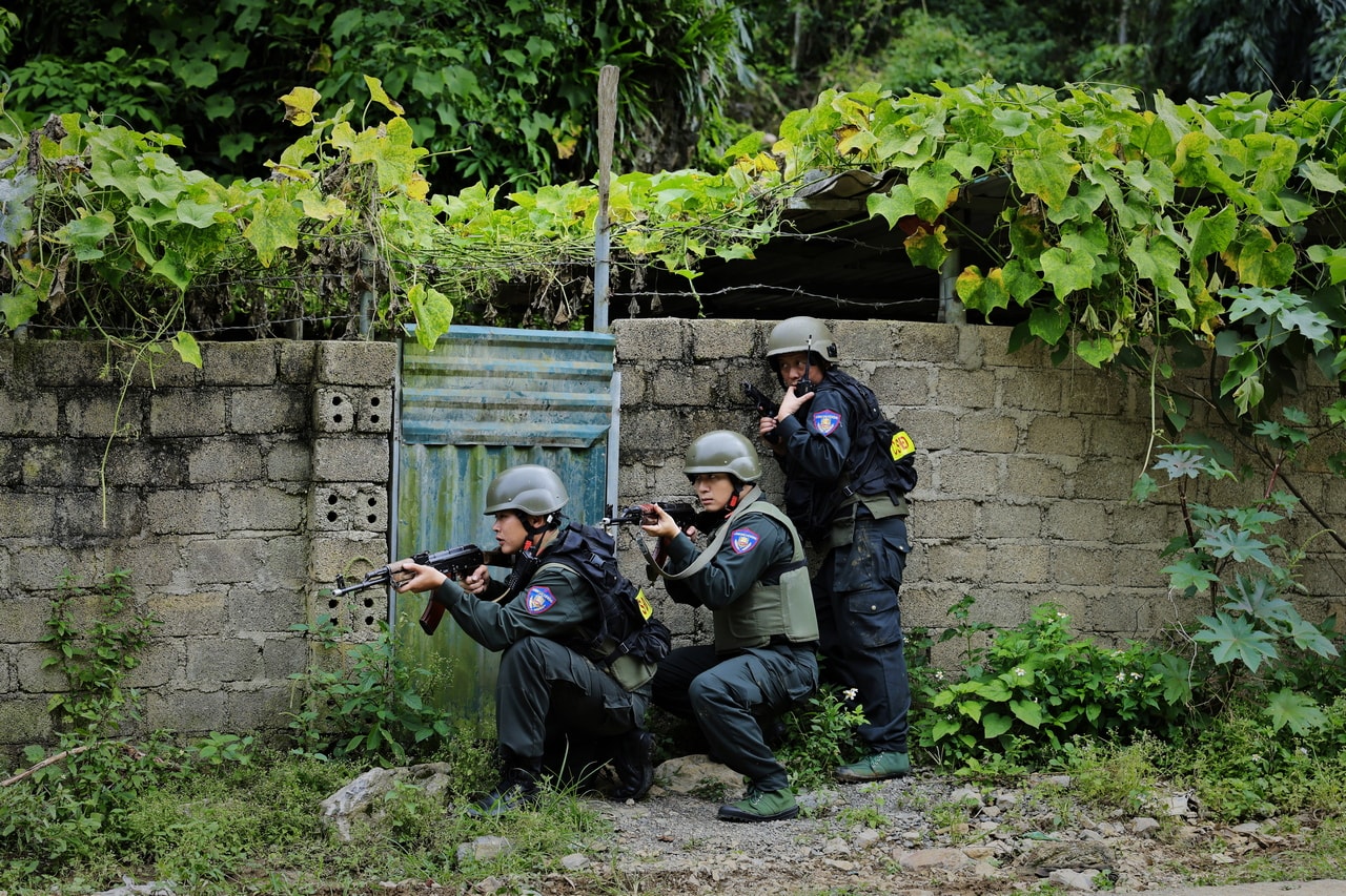 Chiến sĩ quả cảm - Tập cuối: Phá sào huyệt “Tử địa trắng” - Ảnh 4.